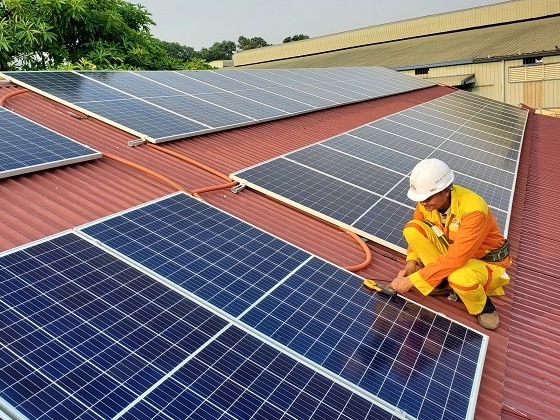 Hà Nội yêu cầu tận dụng tối đa điện mặt trời trong giờ cao điểm