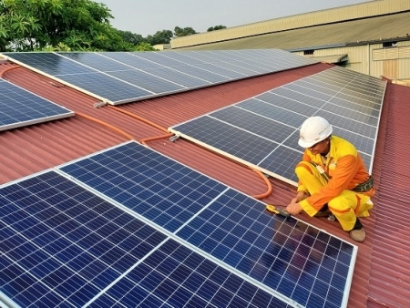 Hà Nội yêu cầu tận dụng tối đa điện mặt trời trong giờ cao điểm