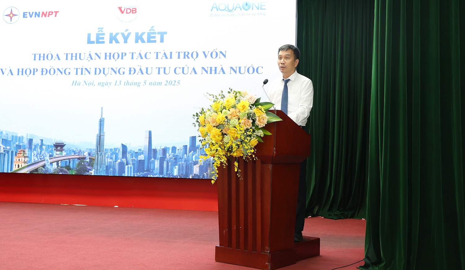 EVNNPT ký thỏa thuận hợp tác tài trợ vốn tín dụng đầu tư của Nhà nước với Ngân hàng VDB