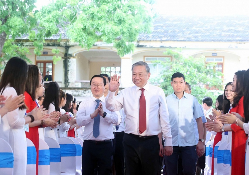 Vào lúc 17h chiều ngày 15/5, Tổng Bí thư Tô Lâm cùng đoàn công tác Trung ương, tỉnh Nghệ An