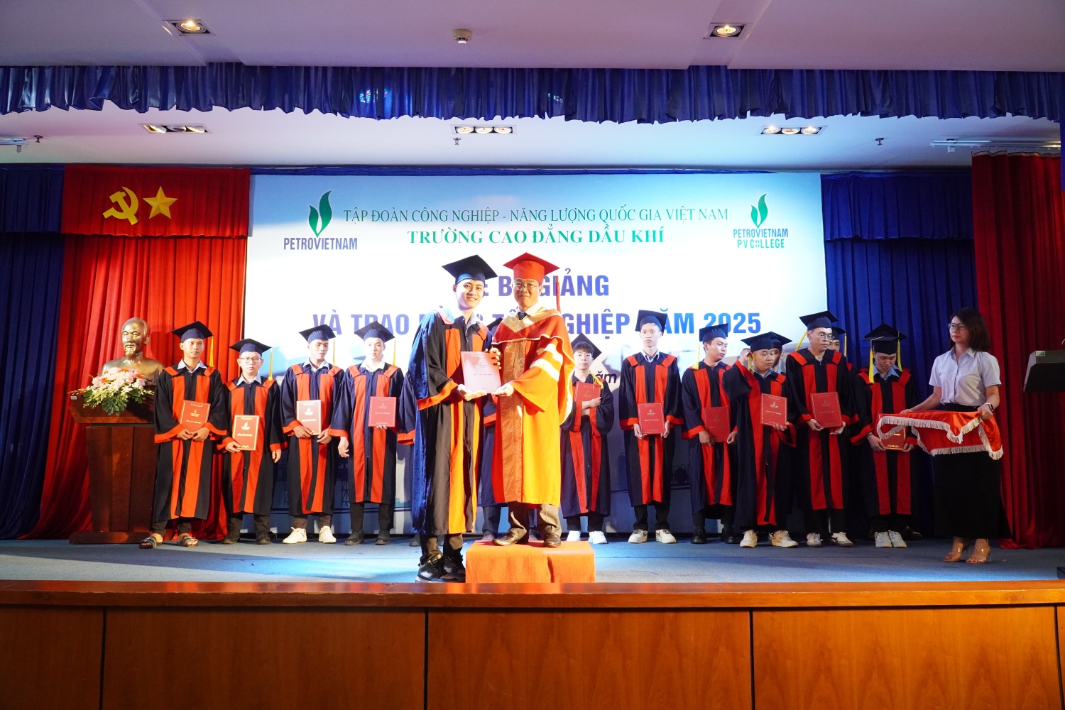 PV College tổ chức Lễ bế giảng và trao bằng tốt nghiệp đợt 1 năm 2025