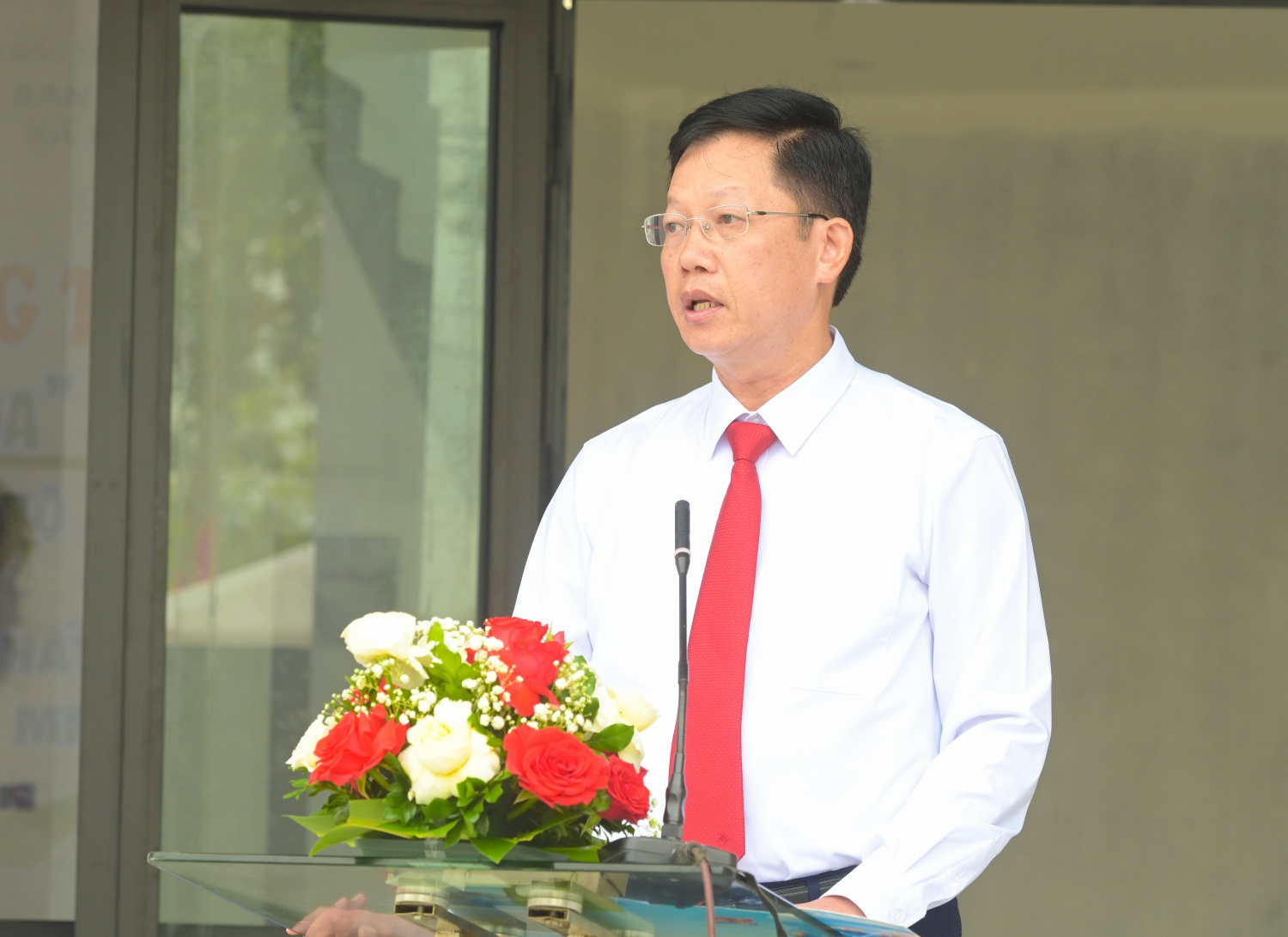 Ông Mai Anh Tuân – Phó Tổng Giám đốc Vietsovpetro phát biểu Ông Mai Anh Tuân – Phó Tổng Giám đốc Vietsovpetro phát biểu