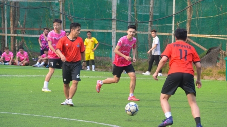 Sôi nổi giải bóng đá PV Power Open Cup 2025