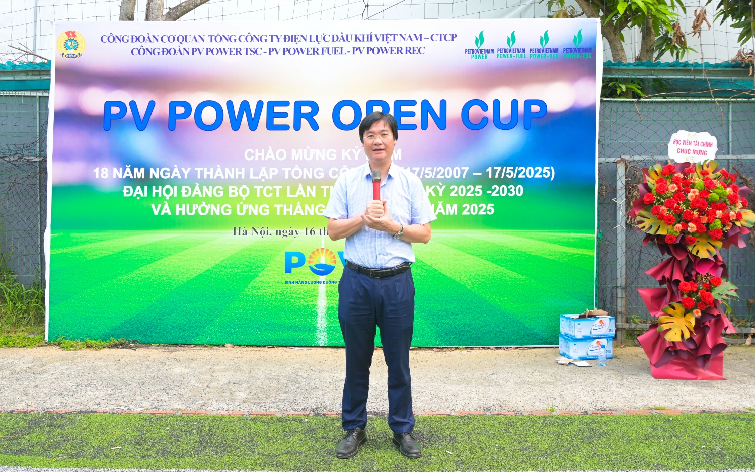 Ông Nguyễn Mạnh Kha – UVBCH Tổng Liên đoàn Lao động Việt Nam – Phó Chủ tịch thường trực Công đoàn Dầu khí Việt Nam phát biểu tại lễ khai mạc