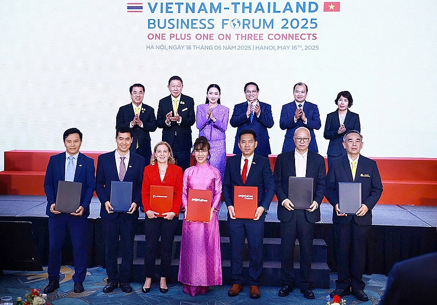 Thủ tướng Việt Nam và Thái Lan chứng kiến thỏa thuận chuyển giao 50 tàu bay Boeing cho Vietjet Thái Lan
