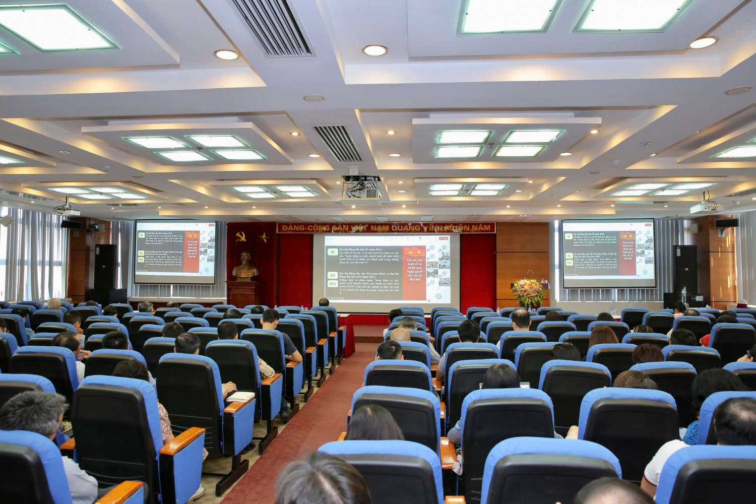 Điểm cầu hội trường tầng 19 trụ sở Tập đoàn.
