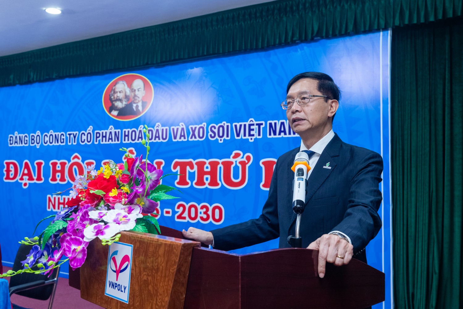 Phát triển VNPOLY trở thành thương hiệu xơ sợi tổng hợp hàng đầu Việt Nam