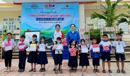 Đoàn Thanh niên PTSC Quảng Ngãi: Theo dấu chân Người - Viết tiếp ước mơ non sông
