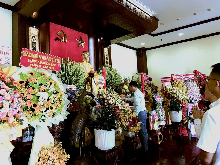 PQPOC dâng hương Chủ tịch Hồ Chí Minh nhân dịp kỷ niệm 135 năm ngày sinh nhật Bác
