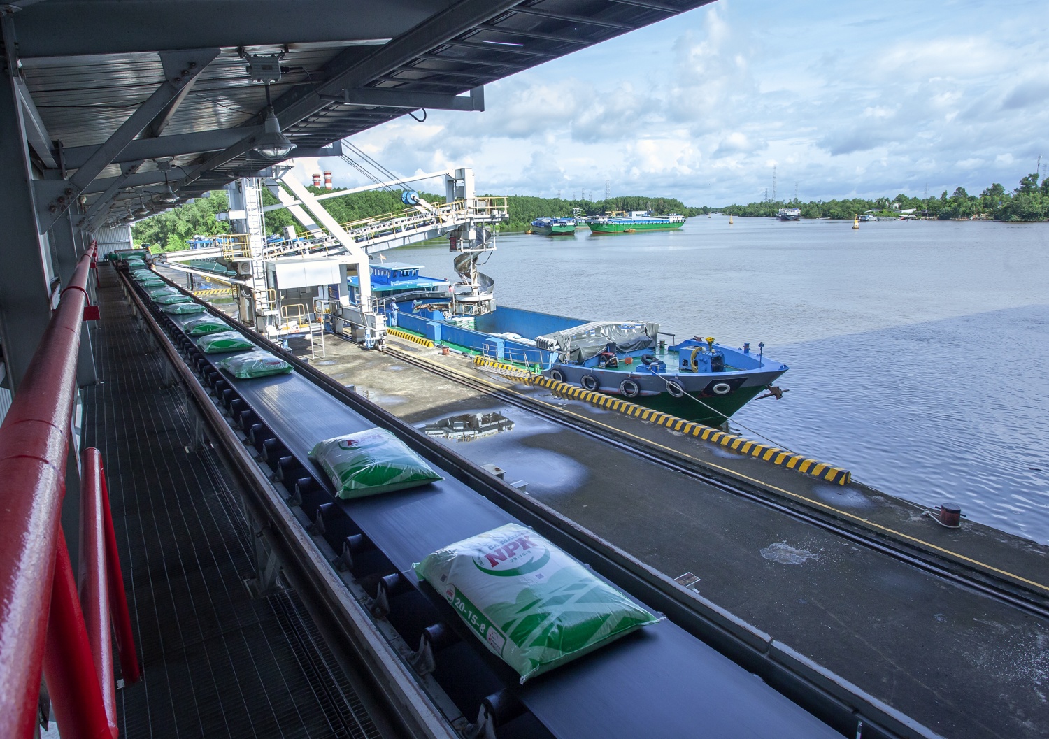 Bứt phá toàn diện, PVCFC giữ thế chủ lực trong mùa vụ Hè Thu