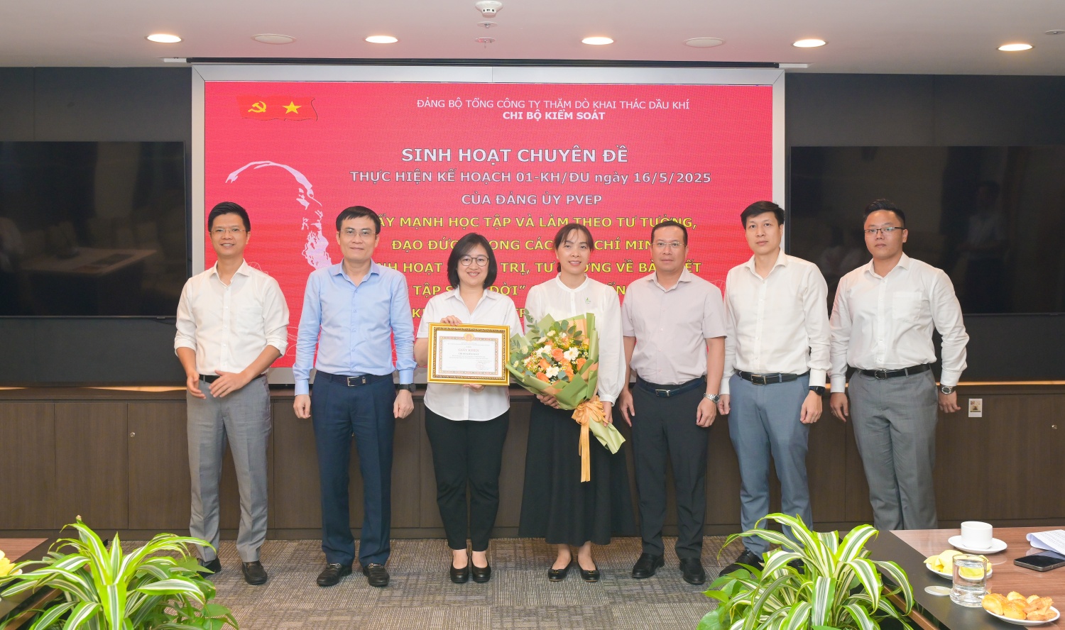 Chi bộ Kiểm soát PVEP tổ chức sinh hoạt chuyên đề, nâng cao chất lượng đội ngũ