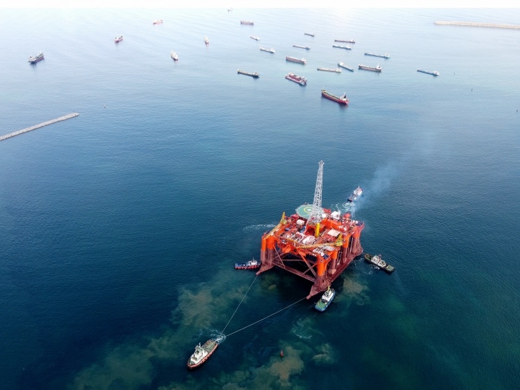 PVSM tiếp nhận Giàn Đại hùng 01 vào dock sửa chữa năm 2020. Giàn khoan “khủng” có kích thước dài 108,2m, rộng 67,36m, chiều dài boong chính 68,6m, mớn nước tối đa 21,3m, tổng trọng tải 9.880 tấn. Đây là giàn khoan được PVSM tiếp nhận bảo dưỡng, sửa chữa vào các năm 2015 và 2020.