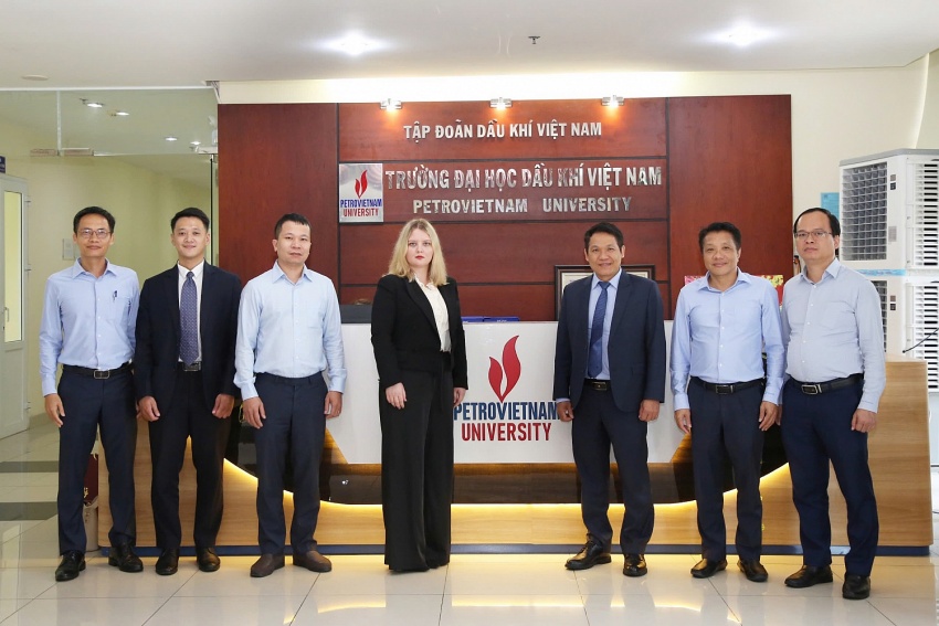 PVU ký kết Biên bản ghi nhớ hợp tác với Trường Đại học Kỹ thuật Quốc gia Sukhoi (Belarus)