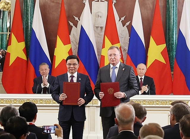 Petrovietnam exceeds key targets in four months, eyes sustainable growth with new projects