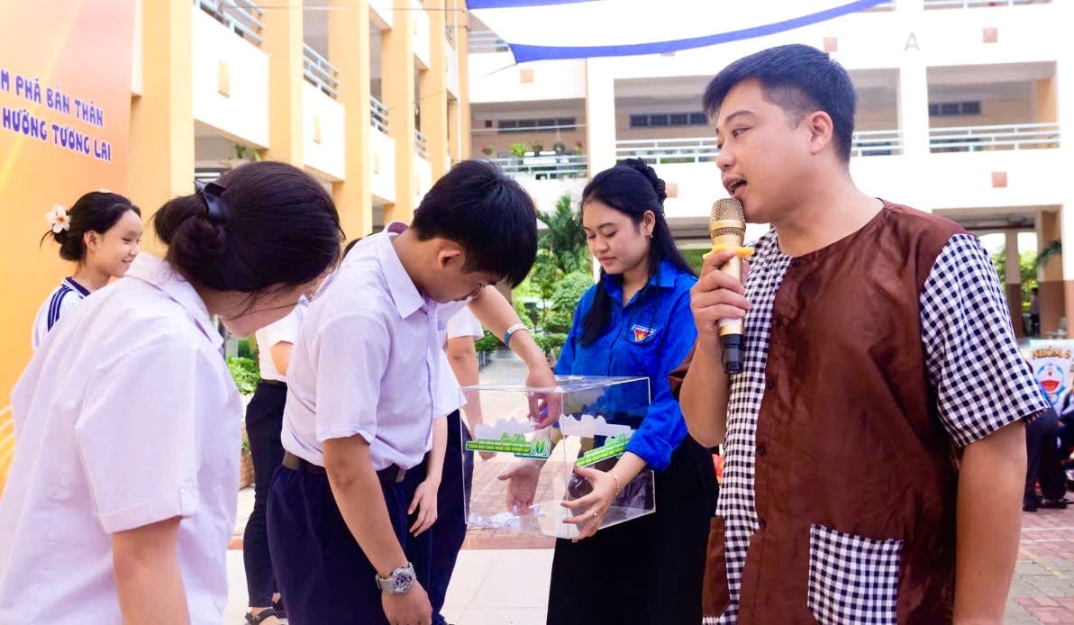 Học sinh TP HCM hào hứng khám phá nghề nghiệp tương lai
