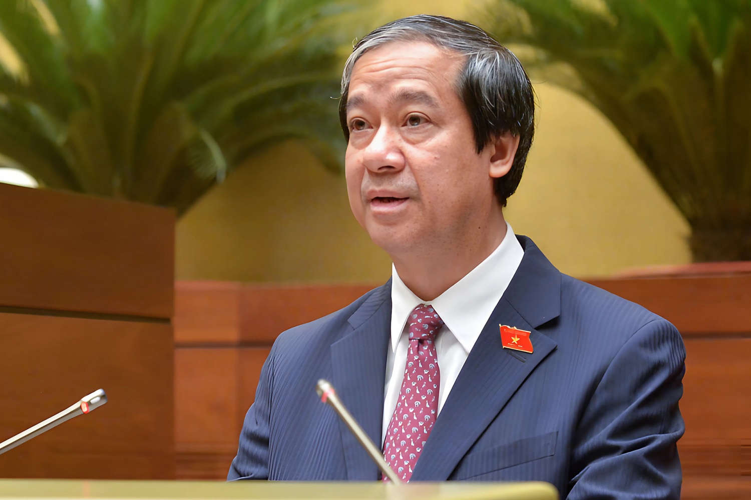 Đề xuất miễn học phí trường công, hỗ trợ học sinh trường tư