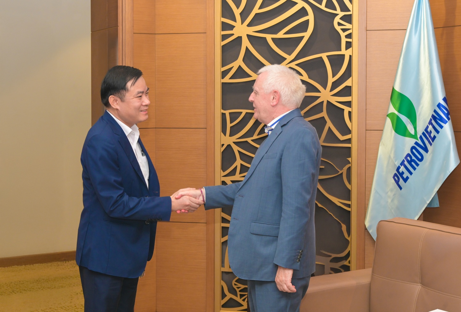 Tổng Giám đốc Lê Ngọc Sơn chào mừng Ngài Marcos Antonio BEDNARSKI