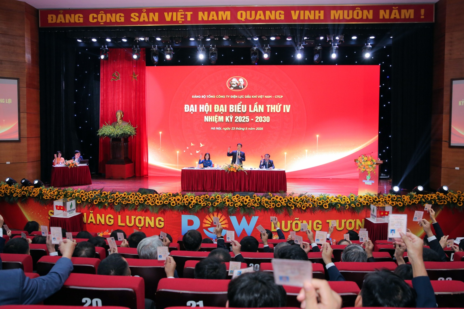 Xây dựng dấu ấn trong “Kỷ nguyên mới”, kiến tạo trụ cột năng lượng quốc gia