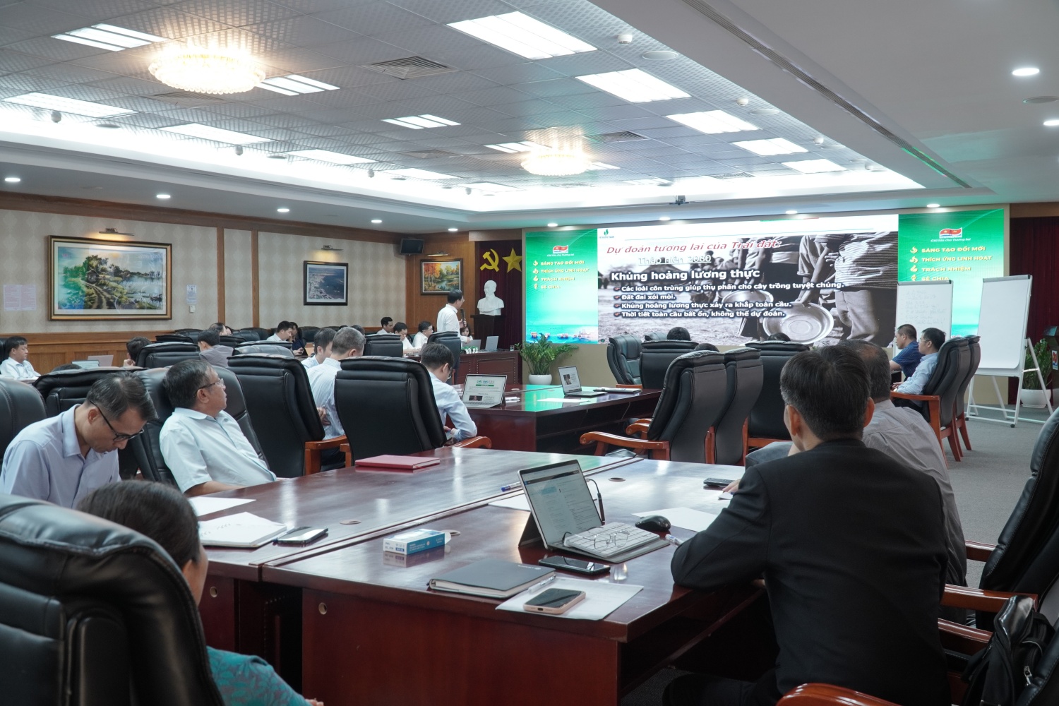 Vietsovpetro tổ chức khóa đào tạo về ESG trong lĩnh vực khai thác dầu khí Vietsovpetro tổ chức khóa đào tạo về ESG trong lĩnh vực khai thác dầu khí
