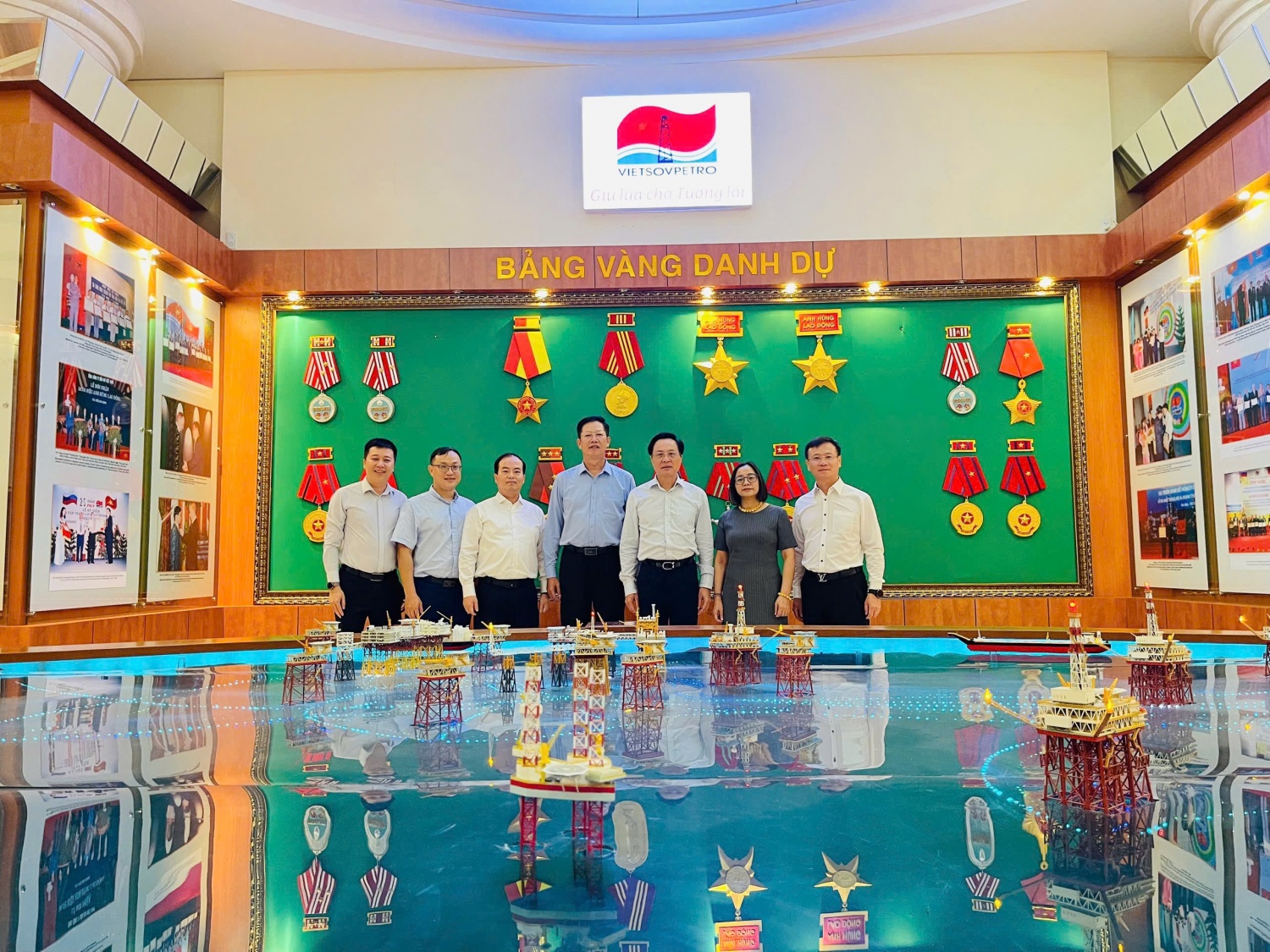 undefined Vietsovpetro tổ chức khóa đào tạo về ESG trong lĩnh vực khai thác dầu khí