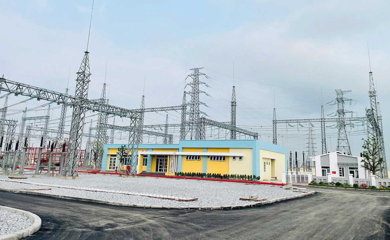 Thái Bình: Đóng điện Dự án Trạm biến áp 220kV Vũ Thư và đường dây đấu nối