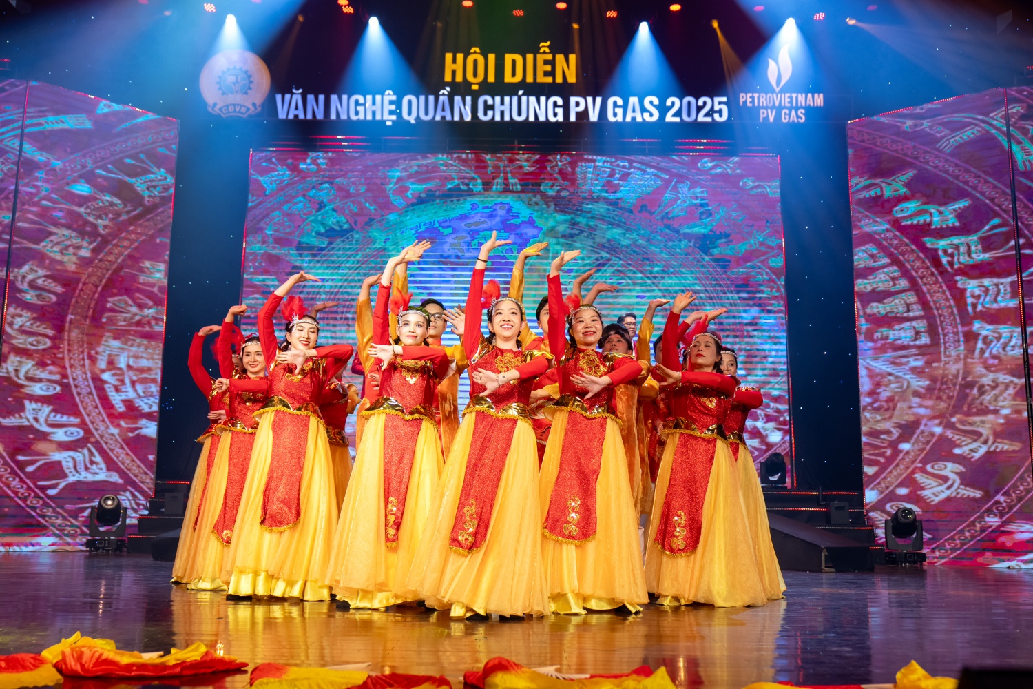 Tiết mục Cánh chim phượng hoàng - Công đoàn Công ty Dịch vụ khí