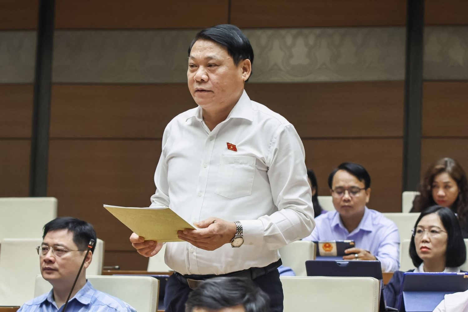 Giữ nguyên khoản thu tiền sử dụng đất để đảm bảo nguồn lực phát triển địa phương