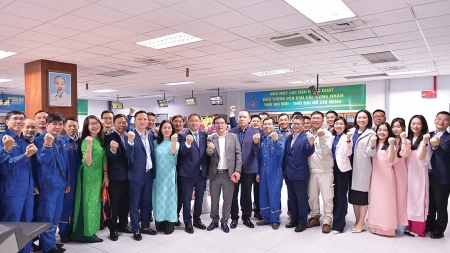 Kiên định với khát vọng tiên phong