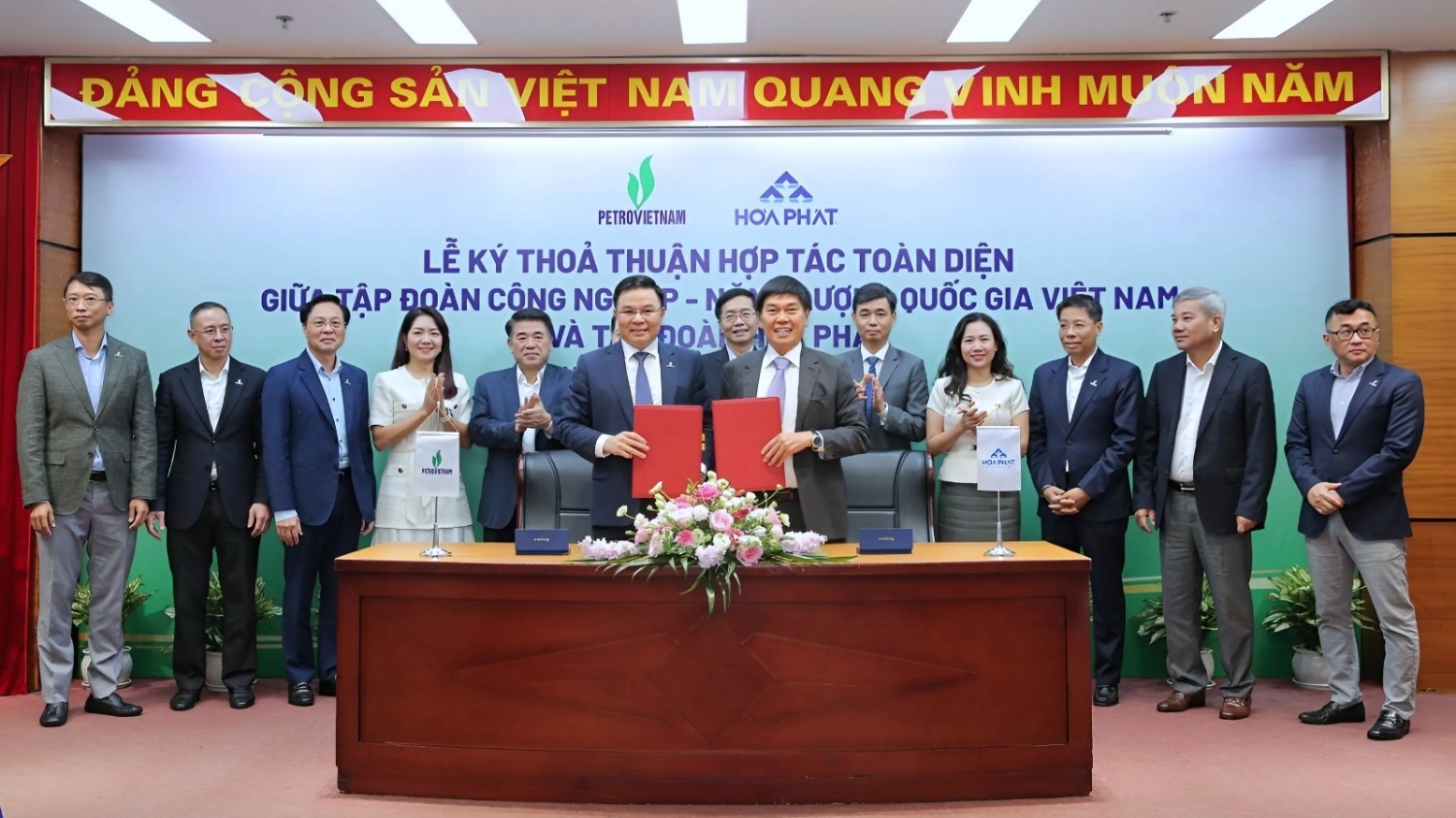 [VIDEO] Petrovietnam và Hòa Phát ký kết hợp tác toàn diện, chung tay phát triển nền công nghiệp quốc gia
