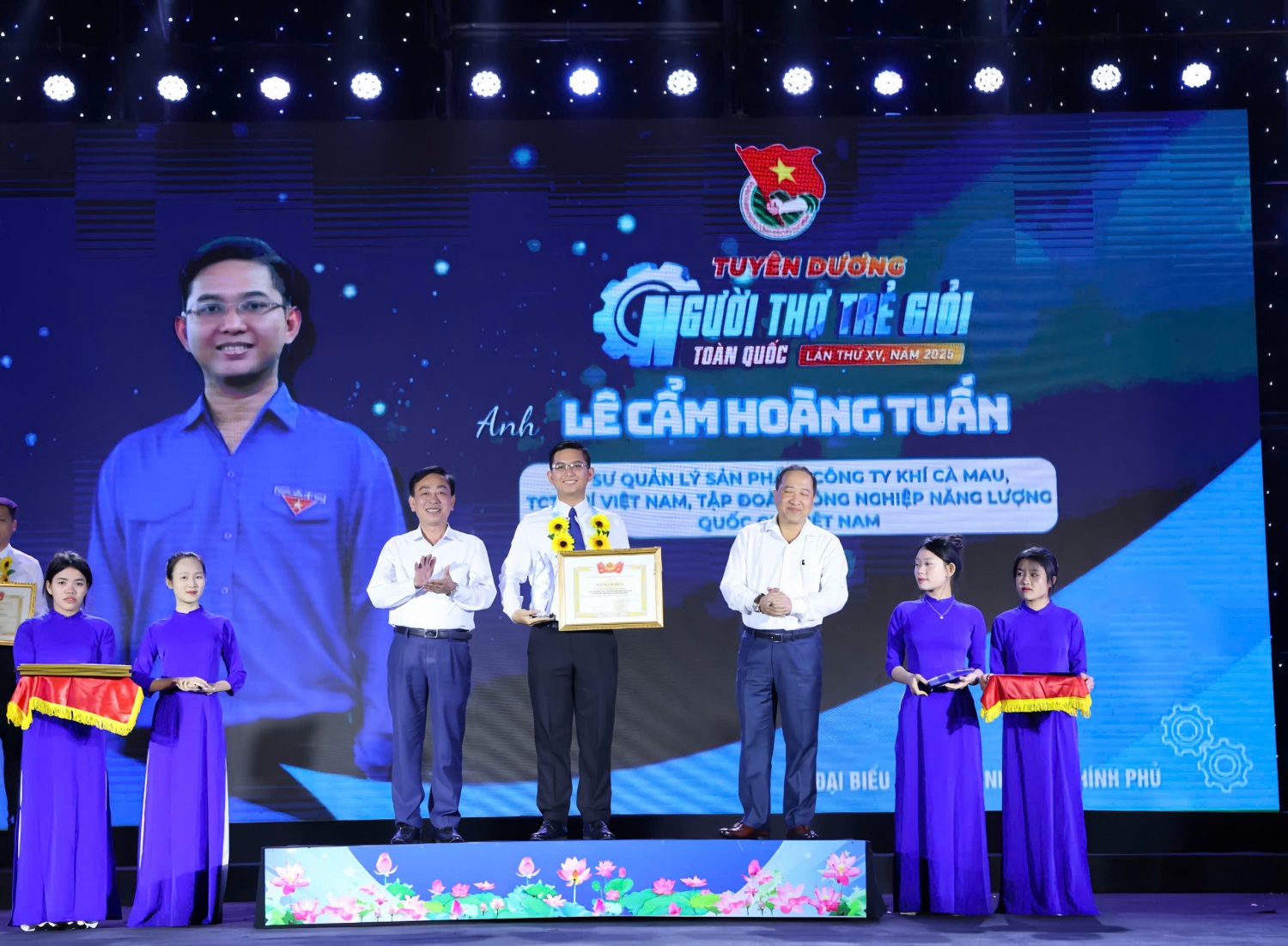 Kỹ sư Lê Cẩm Hoàng Tuấn – Kỹ sư Quản lý sản phẩm tại Nhà máy Xử lý Khí Cà Mau - “Người thợ trẻ giỏi toàn quốc”