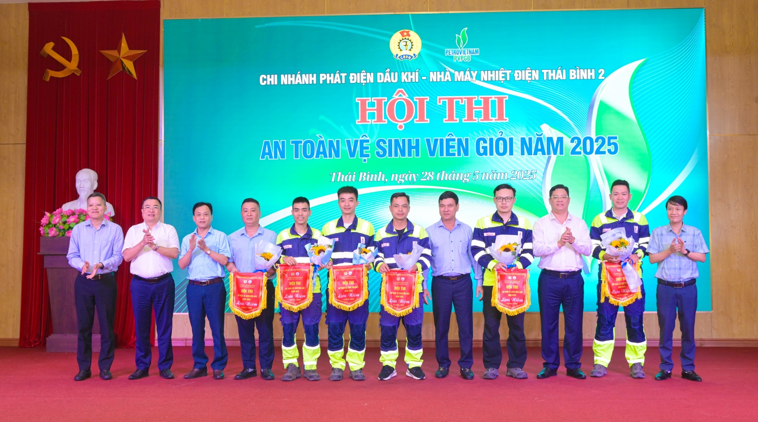 Sôi nổi Hội thi An toàn Vệ sinh viên giỏi 2025 tại NMNĐ Thái Bình 2