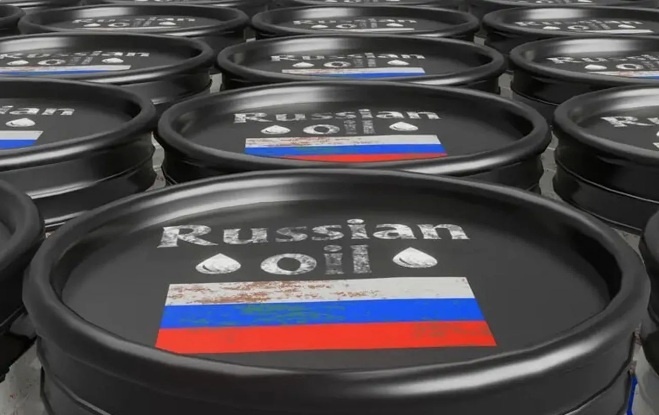 Nghịch lý chính sách miễn trừ của Mỹ: Dầu Nga "đắt khách", dầu Iran vẫn ế