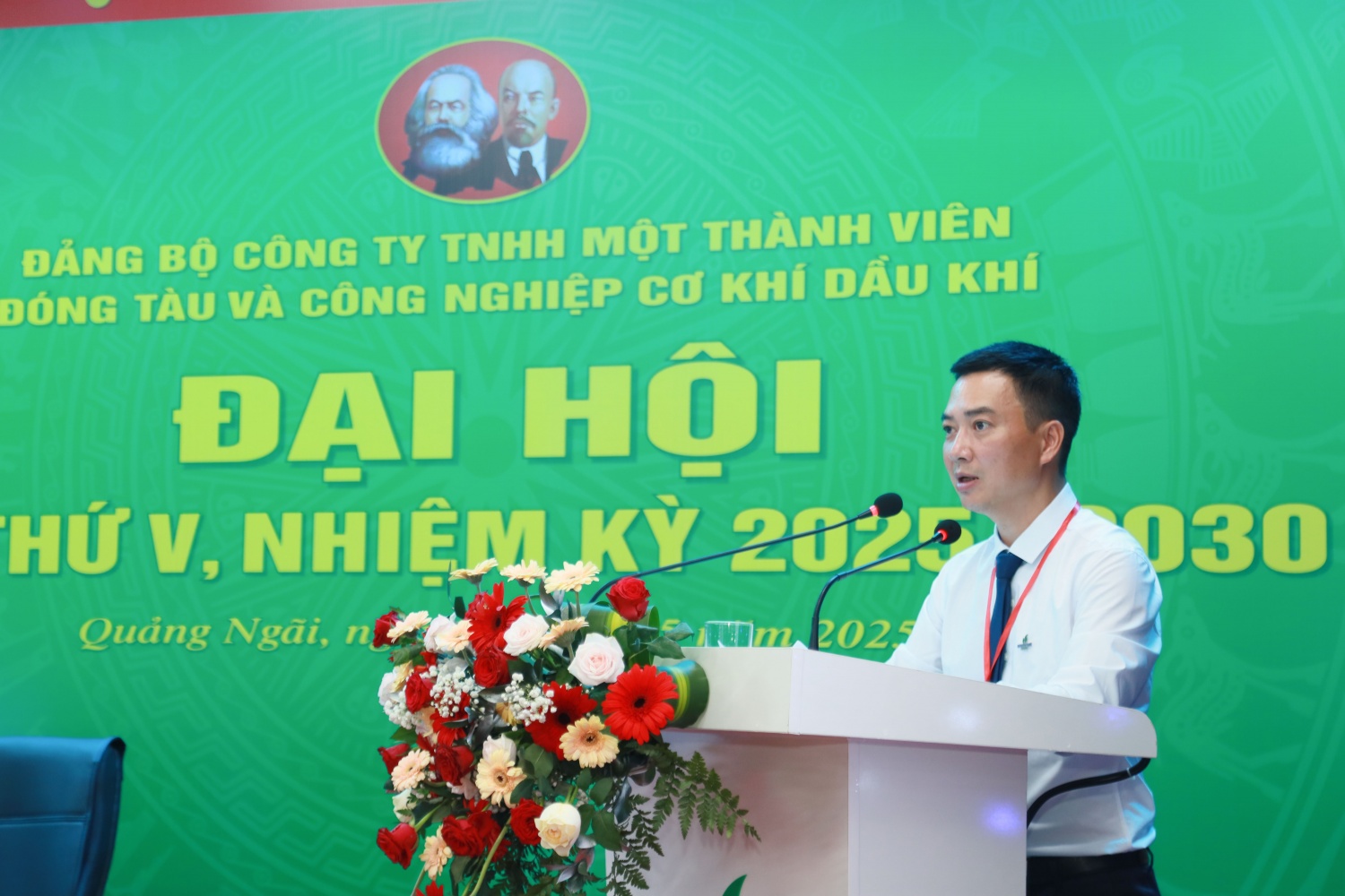 Đồng chí Lương Minh Hải – Bí thư Đảng uỷ, Chủ tịch HĐQT PVSM trình bày báo cáo chính trị.