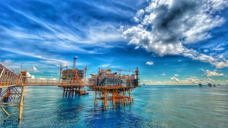 Chùm thơ: “Tổ quốc trong lòng giếng khoan”, “Bài ca giàn khoan”, “Petrovietnam - Hồn lửa đất Việt”