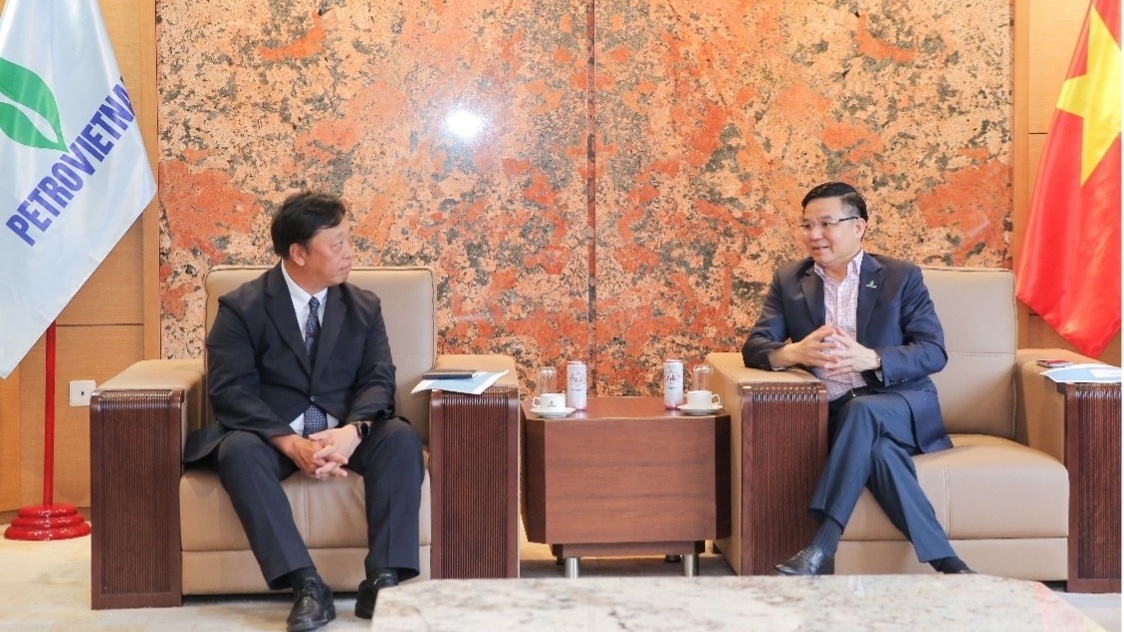 Petrovietnam và Sumitomo nghiên cứu hợp tác phát triển chuỗi cung ứng cho các dự án điện gió ngoài khơi
