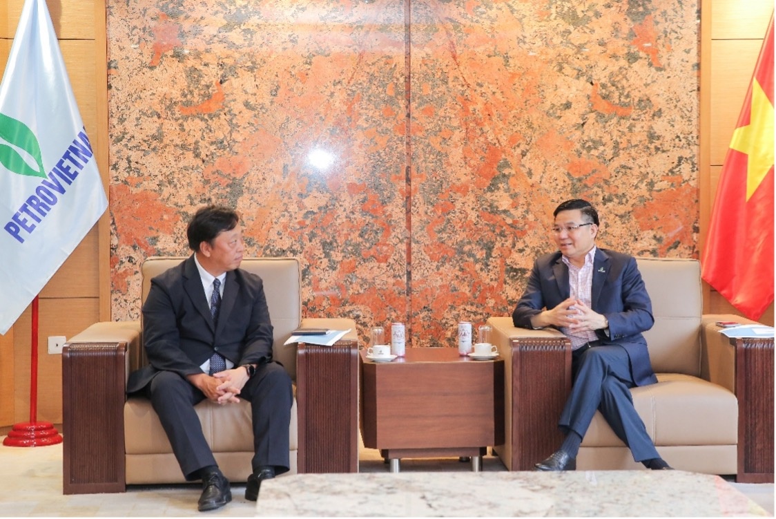 Petrovietnam và Sumitomo nghiên cứu hợp tác phát triển chuỗi cung ứng cho các dự án điện gió ngoài khơi
