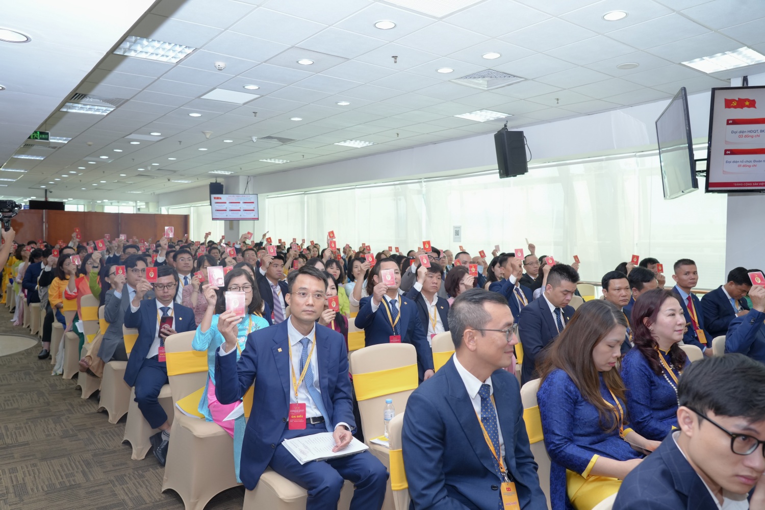 Nâng cao vai trò hat nhân chính trị, trở thành Ngân hàng trụ cột trong hệ sinh thái Petrovietnam