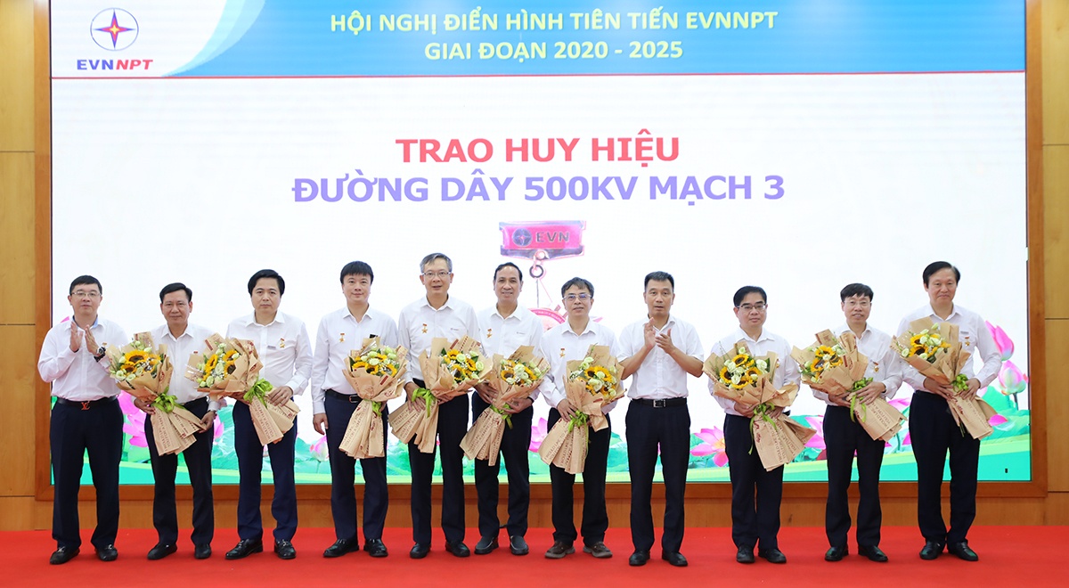 EVNNPT tổng kết phong trào thi đua yêu nước giai đoạn 2020-2025 và vinh danh các điển hình tiên tiến