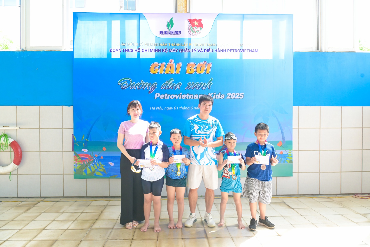 Sôi nổi Giải bơi thiếu nhi “Đường đua xanh – Petrovietnam Kids 2025”.
