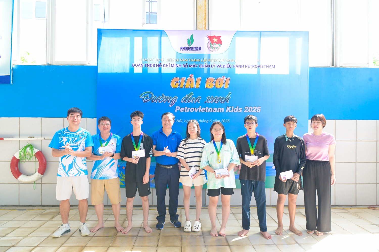 Sôi nổi Giải bơi thiếu nhi “Đường đua xanh – Petrovietnam Kids 2025”.