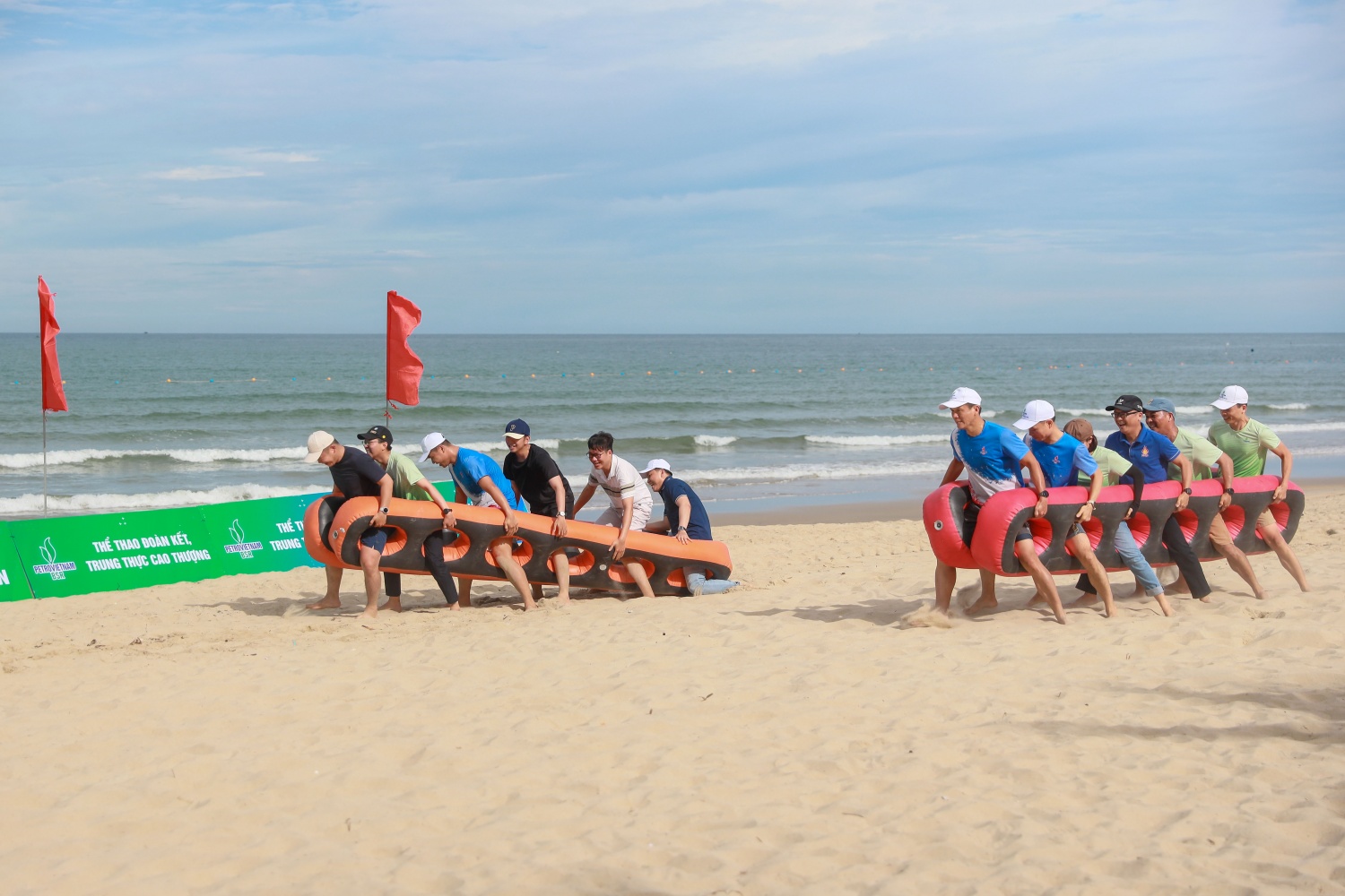 Đông đảo CBCNV tham gia các hoạt động team building do Công đoàn BSR tổ chức.