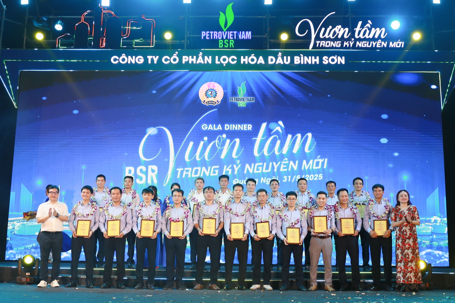 Ban lãnh đạo BSR biểu dương, tôn vinh NLĐ tiêu biểu của Công ty.