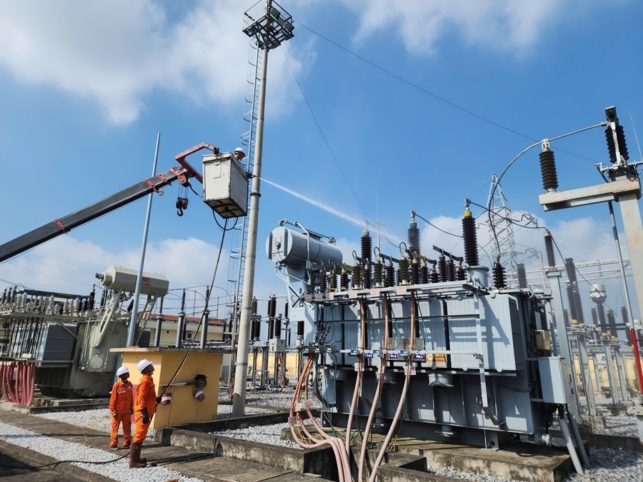 Công suất tiêu thụ điện ngày 2/6 vượt đỉnh năm 2024