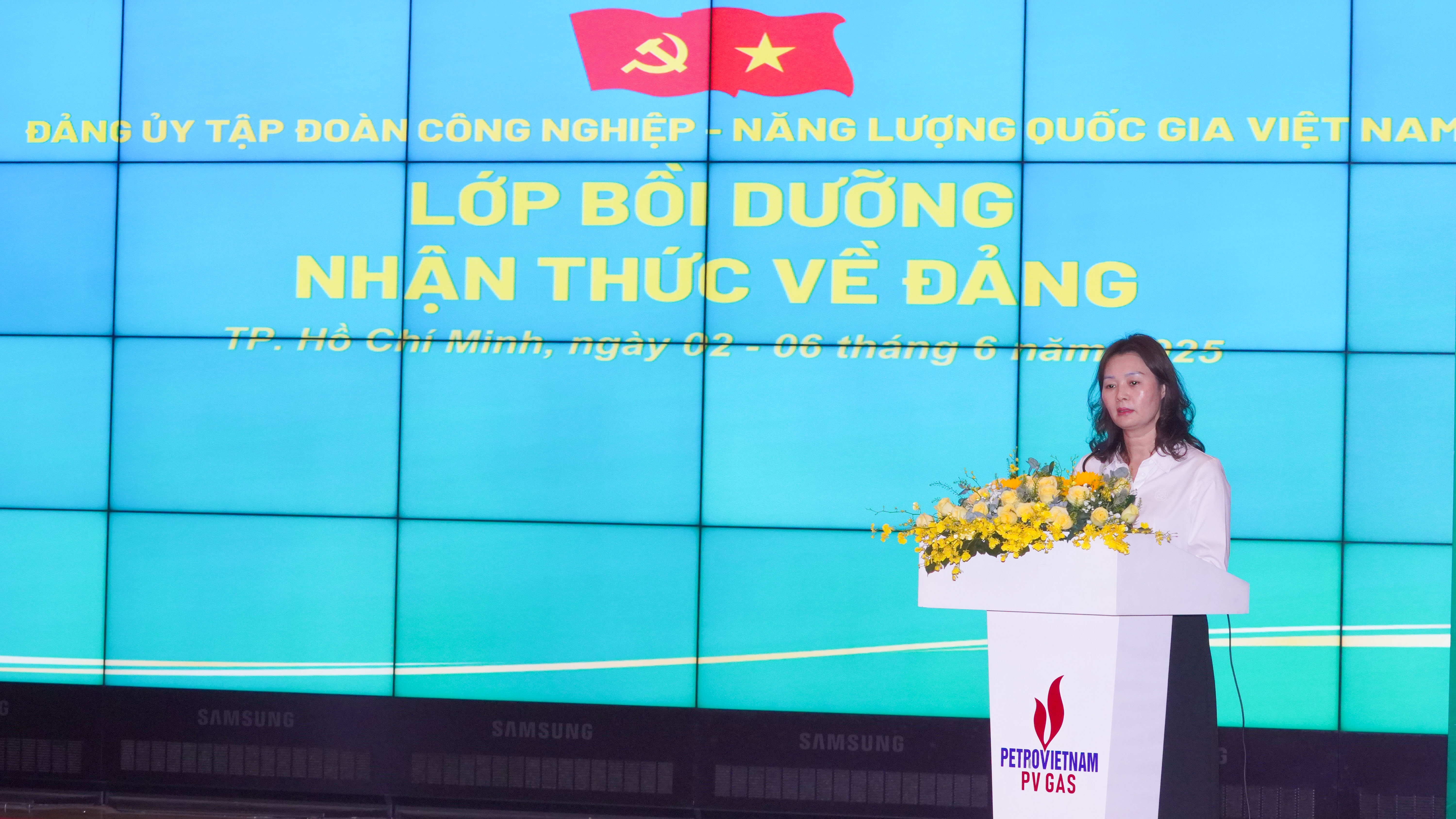 Khai giảng lớp Bồi dưỡng nhận thức về Đảng khu vực TP HCM năm 2025