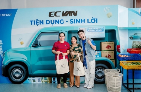 Tiểu thương hào hứng với VinFast EC Van: Nâng chuẩn xe chở hàng trong nội đô
