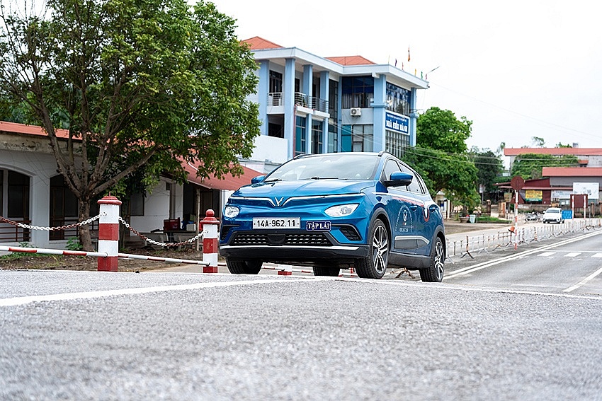 VinDT đẩy mạnh đào tạo lái xe điện hạng B tự động khắp 3 miền