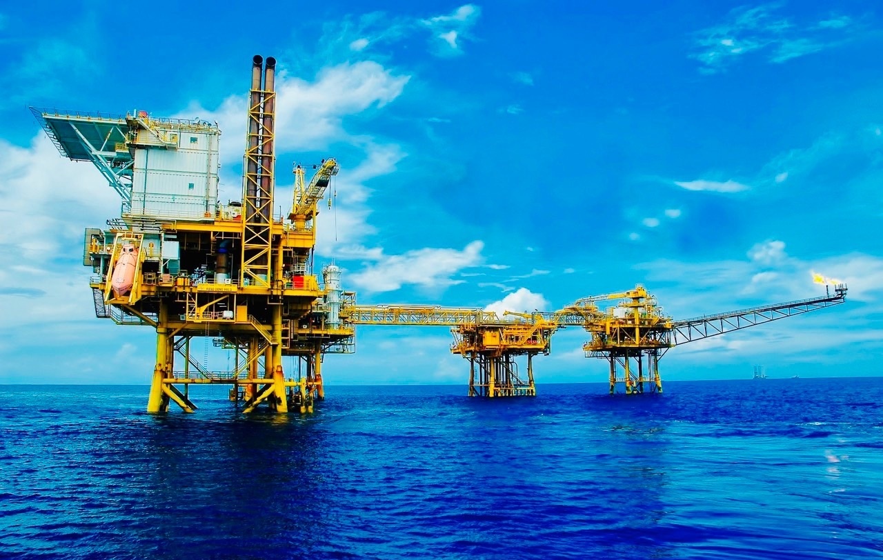 Đấu tranh phản bác các quan điểm sai trái, thù địch trong lĩnh vực dầu khí