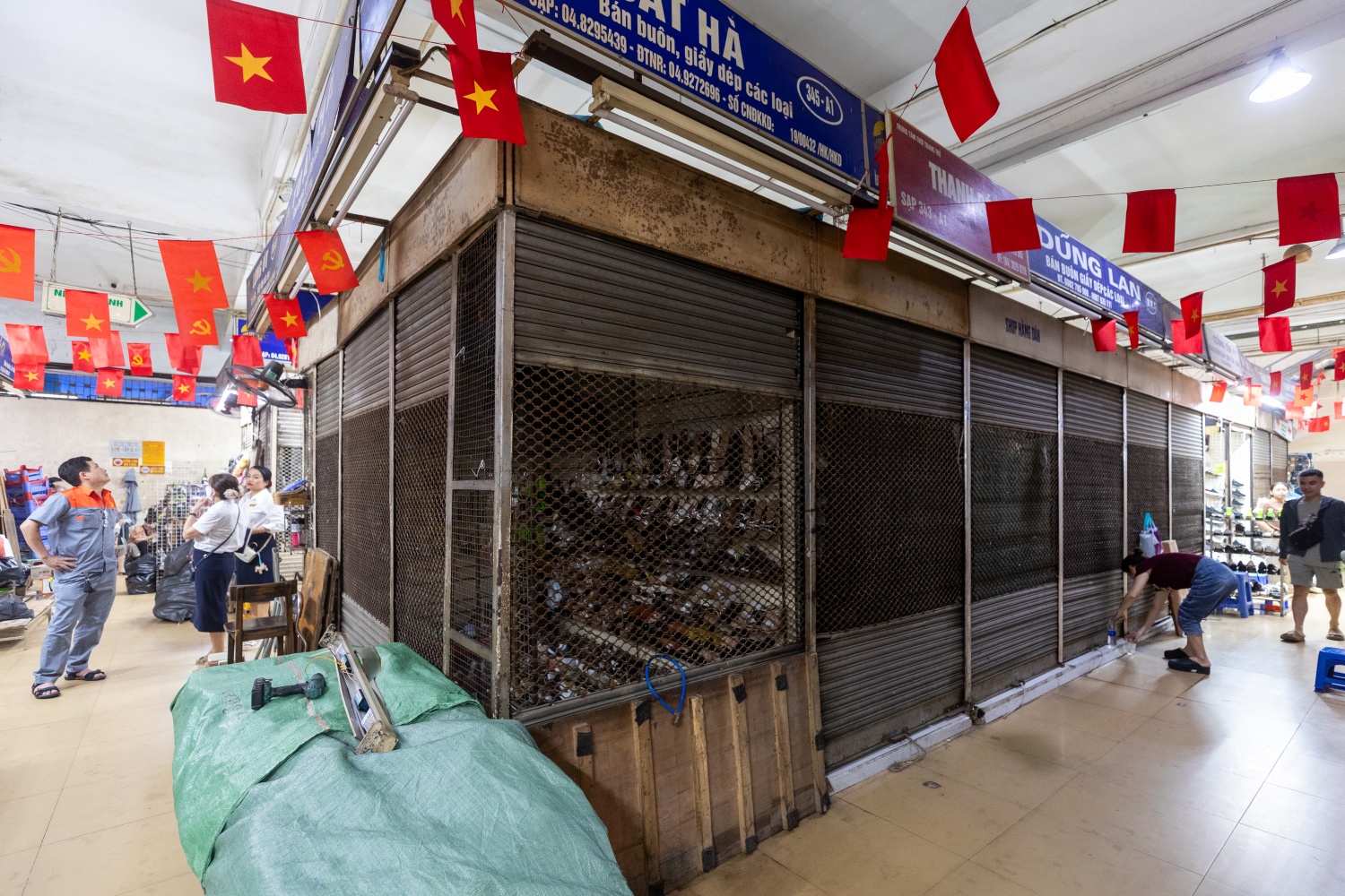 Đóng mở bất phân: Tình trạng ở chợ Đồng Xuân và các phố xung quanh
