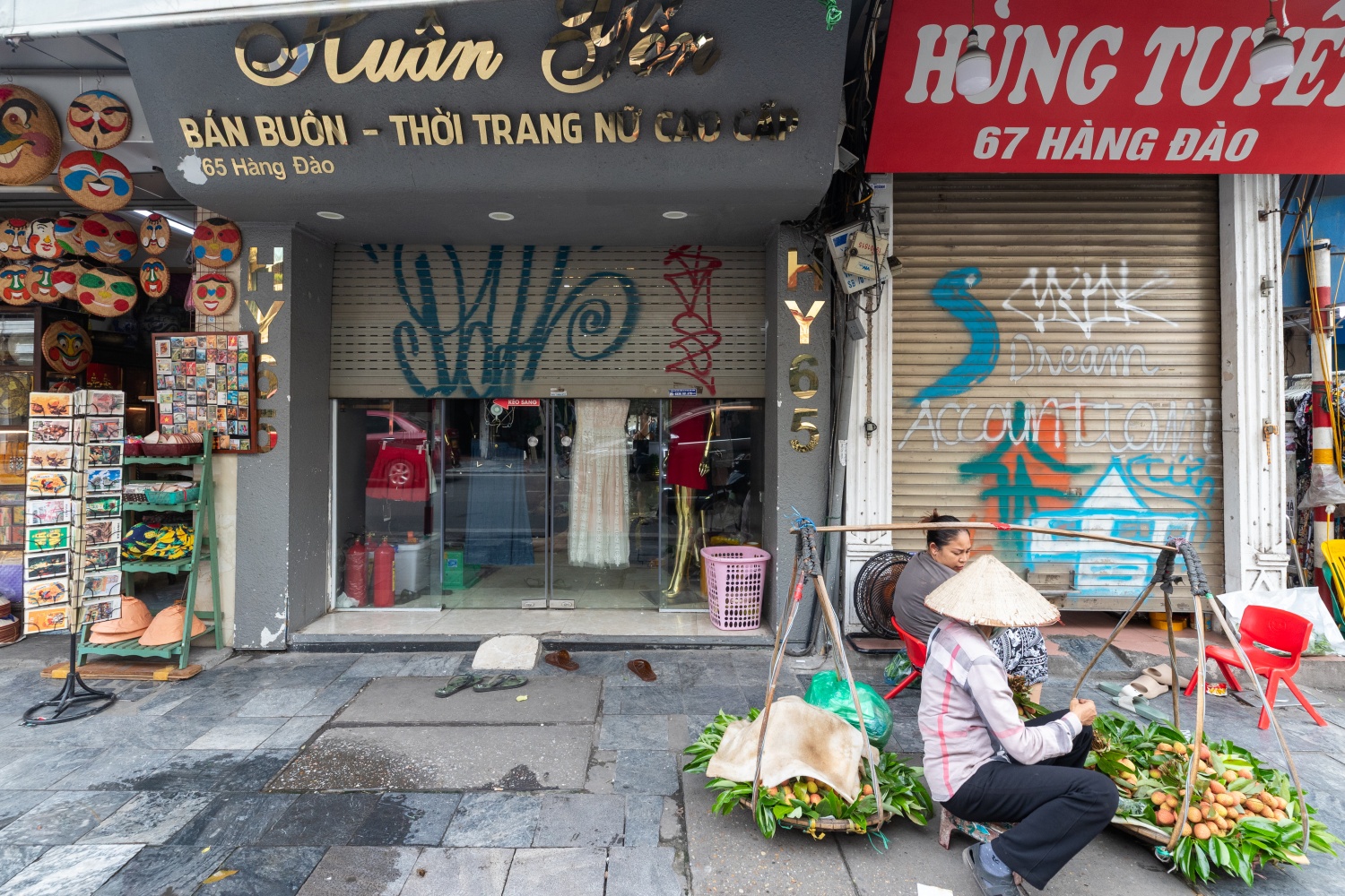 Đóng mở bất phân: Tình trạng ở chợ Đồng Xuân và các phố xung quanh