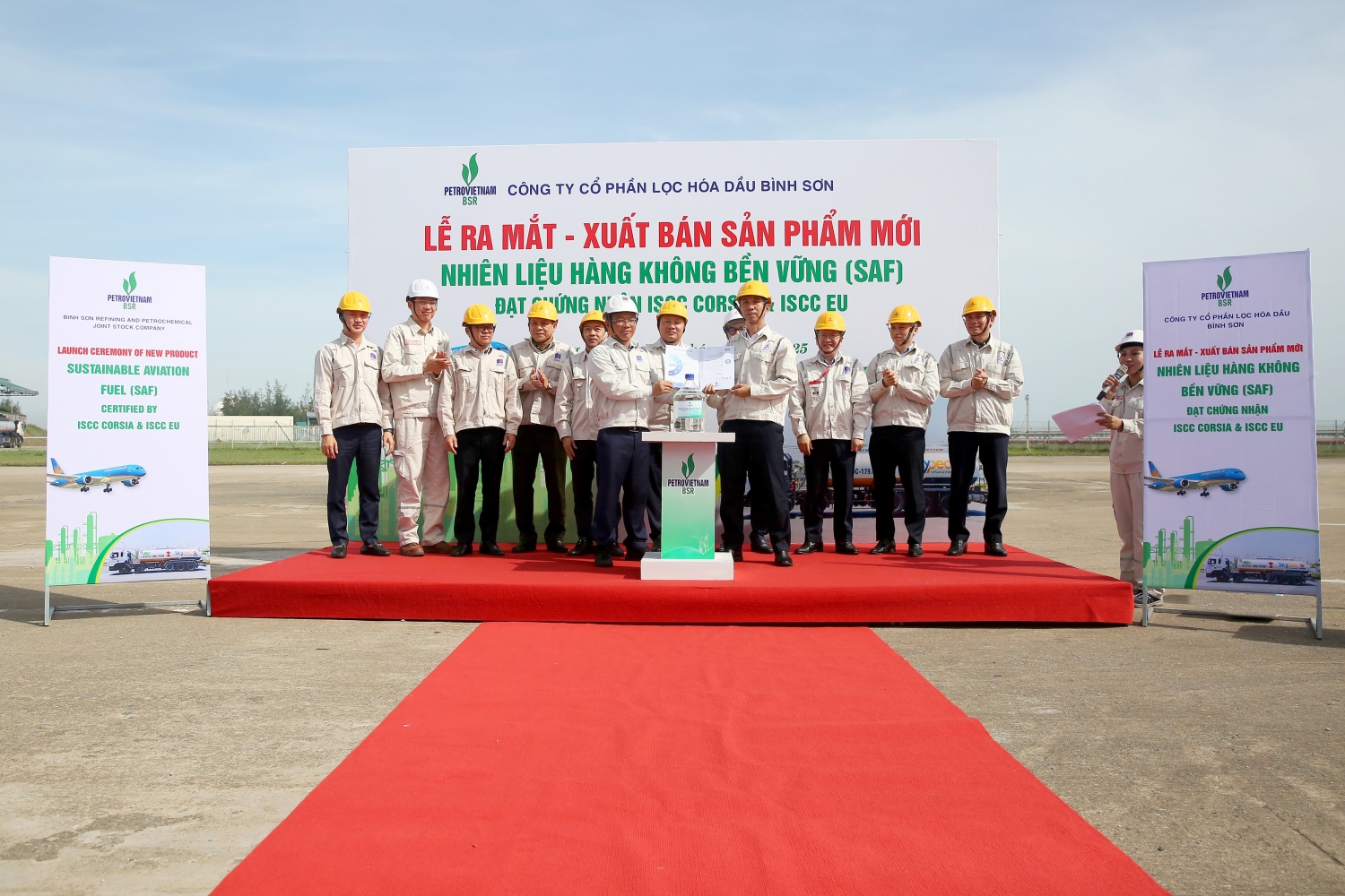 Nhiên liệu hàng không của BSR tra nạp thành công cho các chuyến bay nội địa của Vietnam Airlines